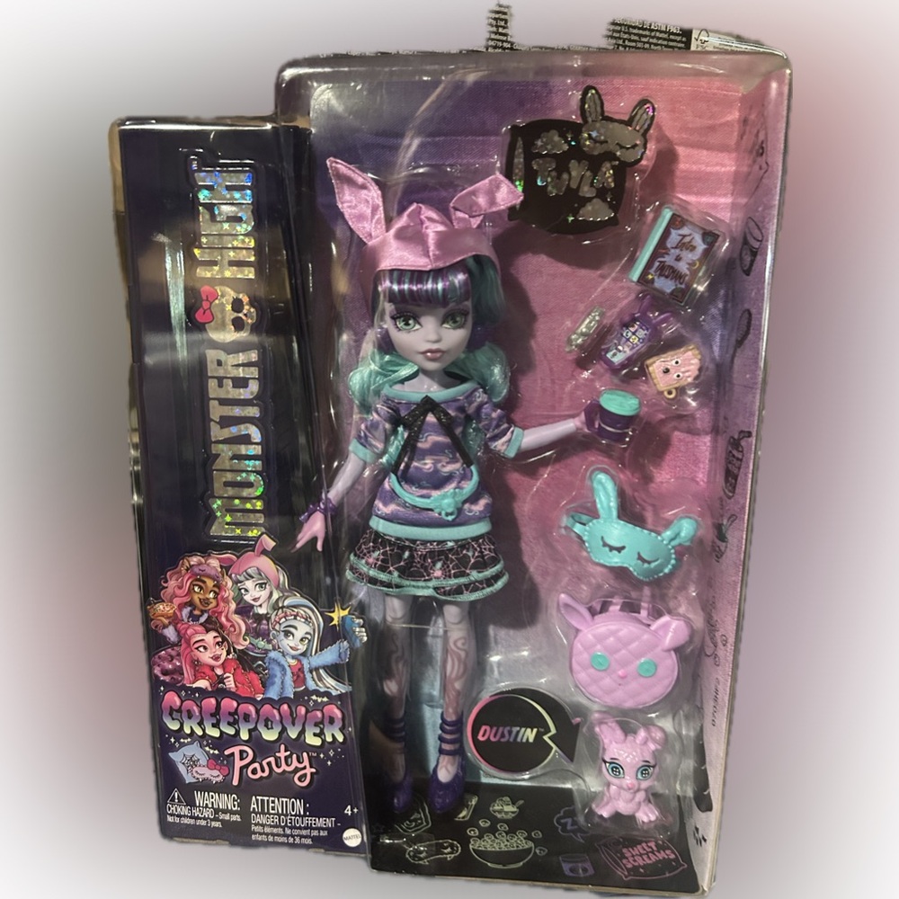 NIB *Monster High Creepover Party "TWYLA" Doll & Pet Bunny "DUSTIN"